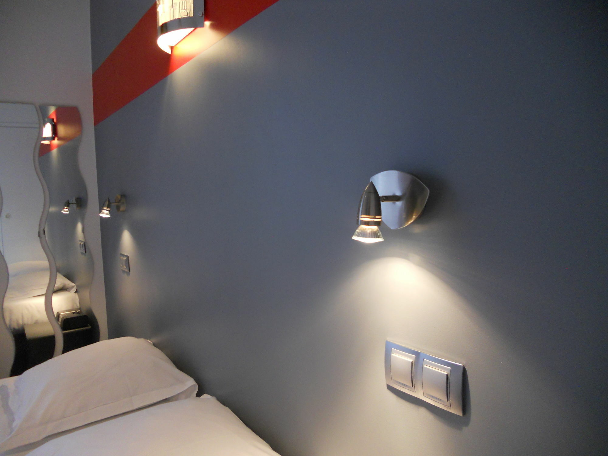 ดิ ออริจินัล ซิตี้ โฮเทล นอทร์ดาม รูอ็อง Hotel รูออง ภายนอก รูปภาพ
